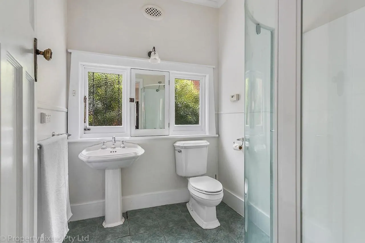 Best On Burnett Best Location Parking Sleeps 8 Hobart Australia